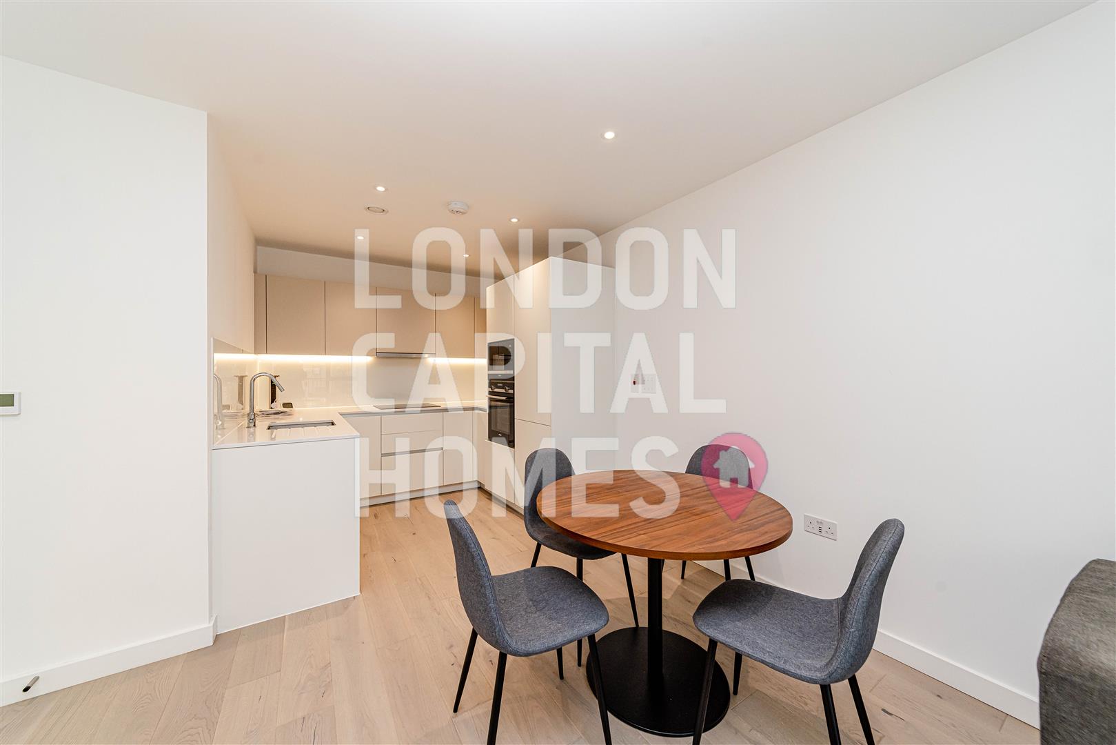 1 bed property in Ballarat House, Tewkesbury Road, WEST EALING